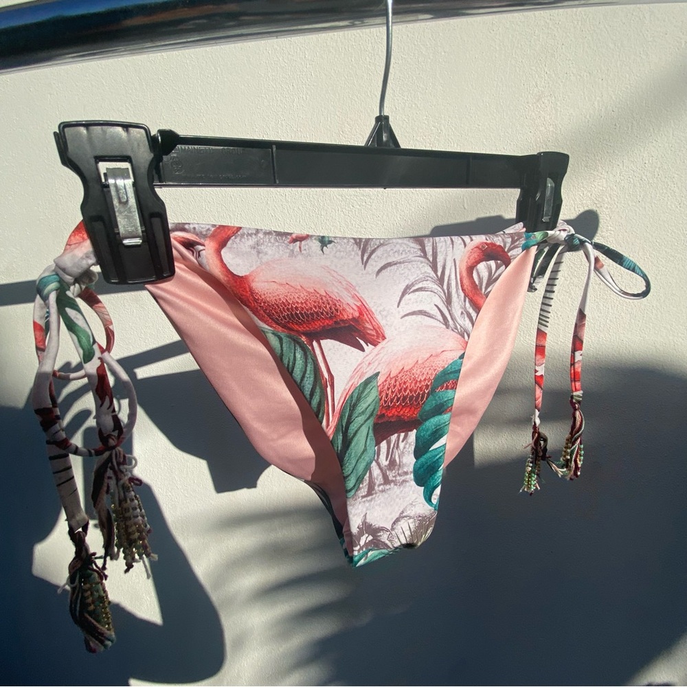 Agua Bendita Cream & Pink Flamingo Beaded String Bikini Bottom Size Medium